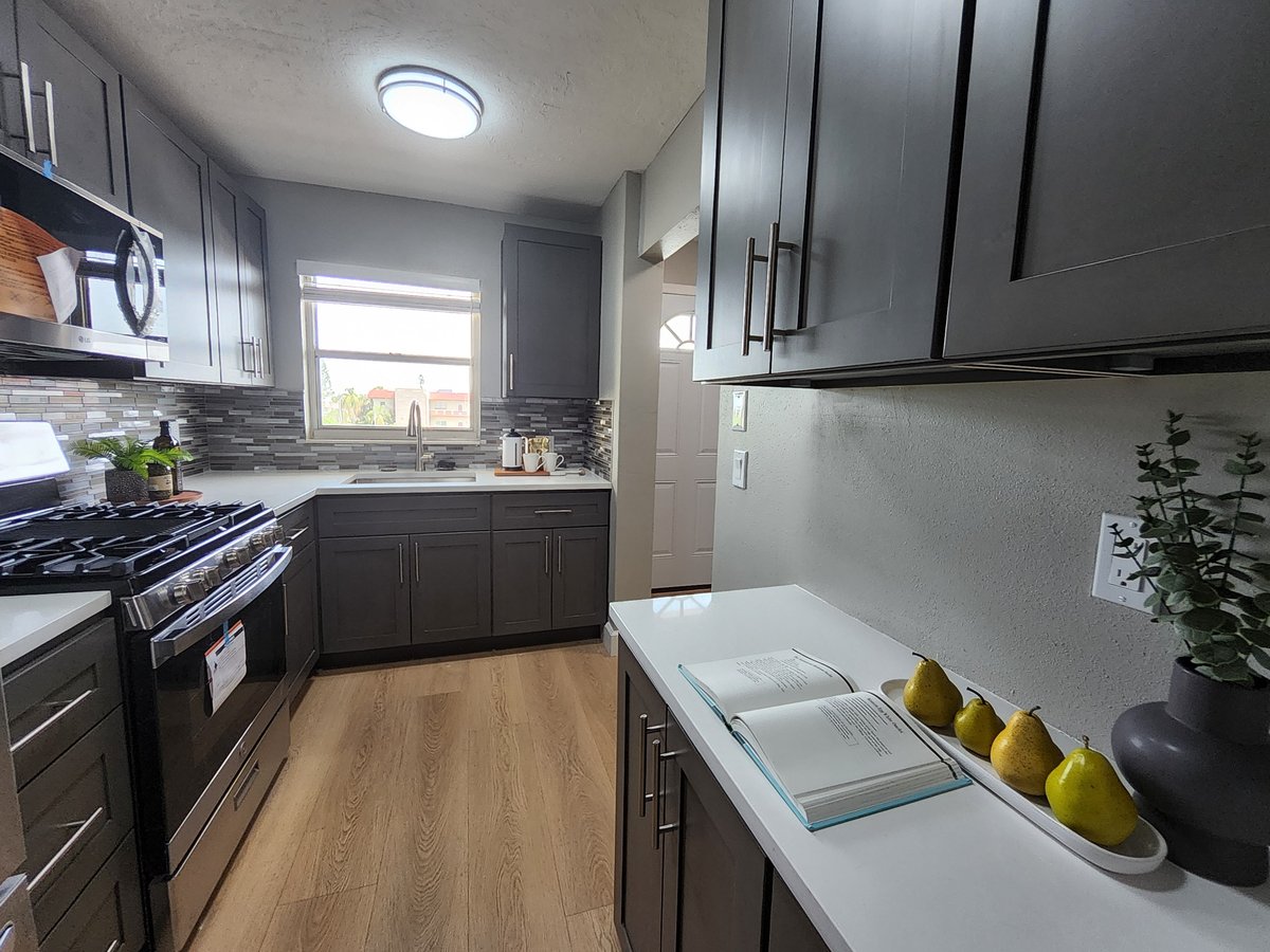 Gulfport Condo kitchen staging